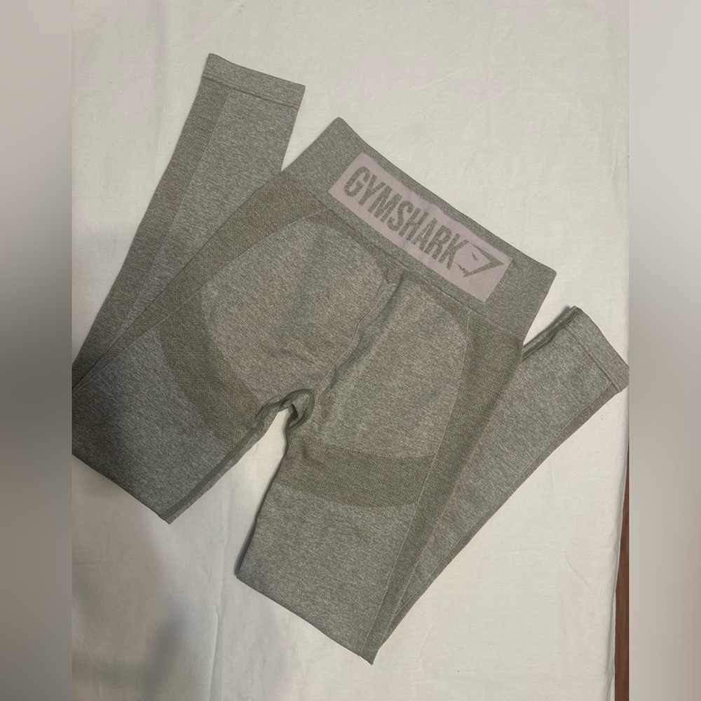 NWOT GYMSHARK LEGGINGS